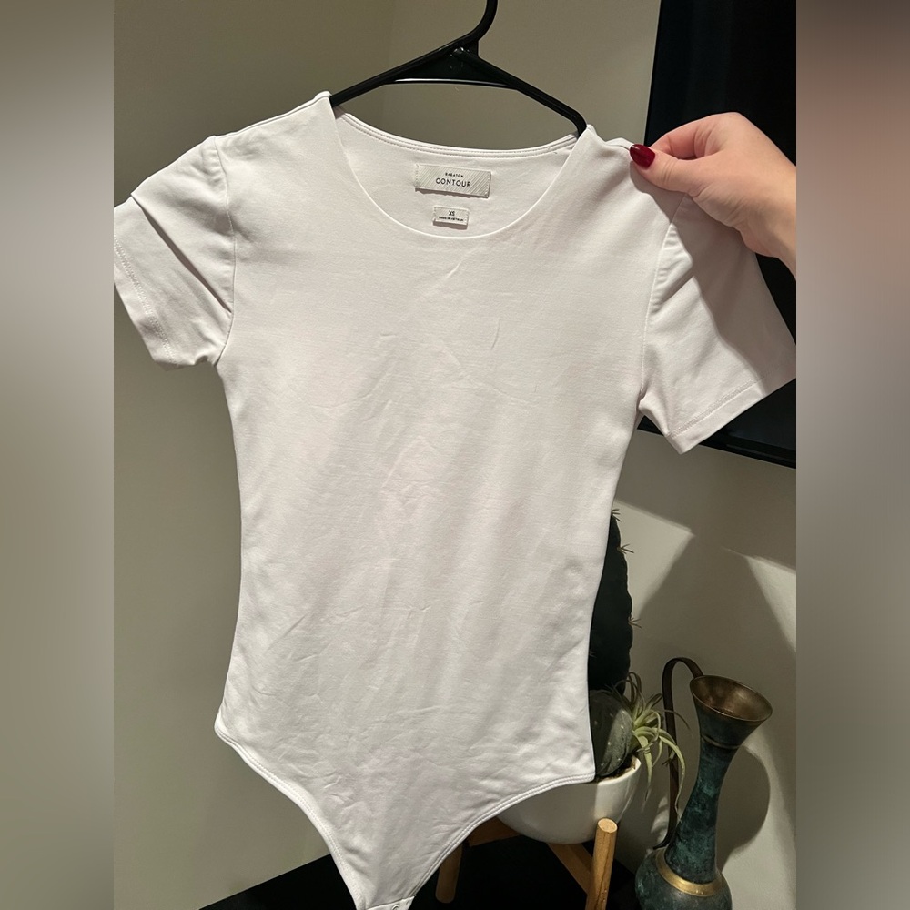WHITE ARITZIA BODYSUIT